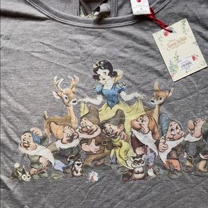 Lauren Conrad Disney’s Snow White bow, lace shirt